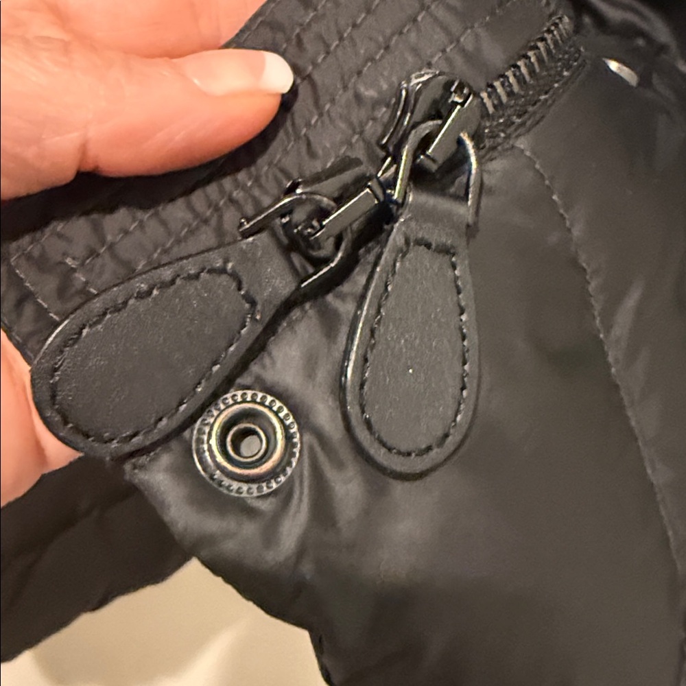 đź’‹Burberry Women's Black Puffer Jacket 007 - Picture 6 of 11